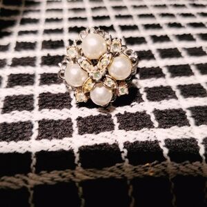 Sarah Coventry Pearls Ring, So Pretty! Adjustable.